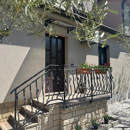 Apartment Nina With Private Pool Nova Vas (Porec) Exterior foto