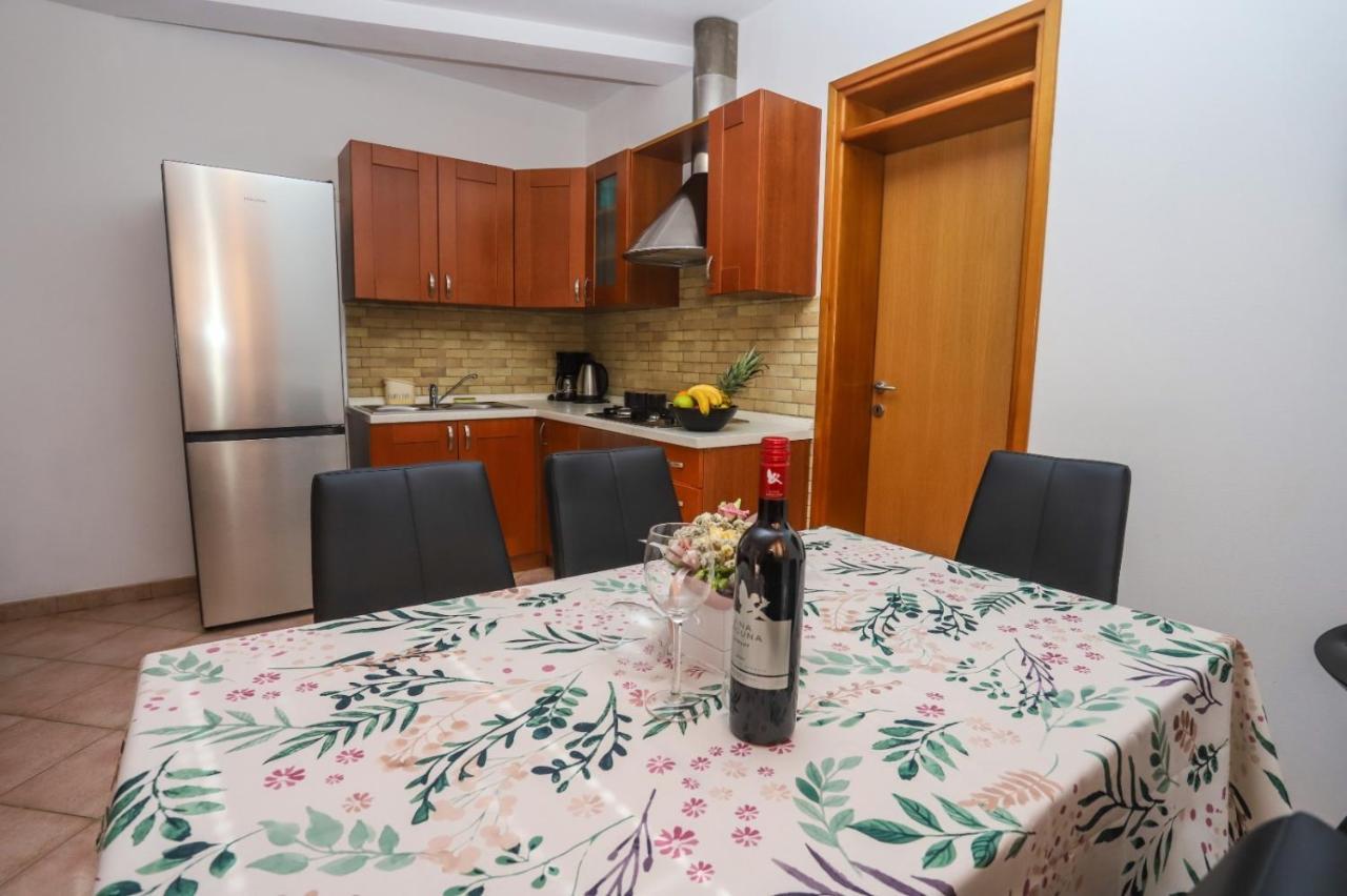 Apartment Nina With Private Pool Nova Vas (Porec) Exterior foto
