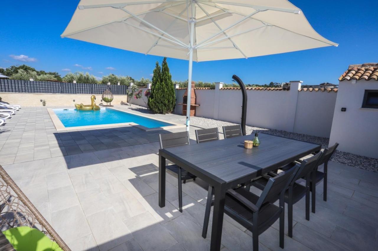 Apartment Nina With Private Pool Nova Vas (Porec) Exterior foto